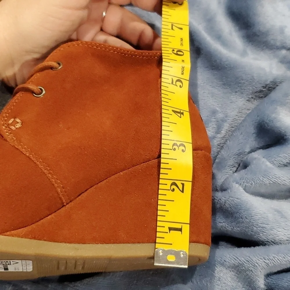 Toms rust brown suede heeled wedge lace up shoes nwot